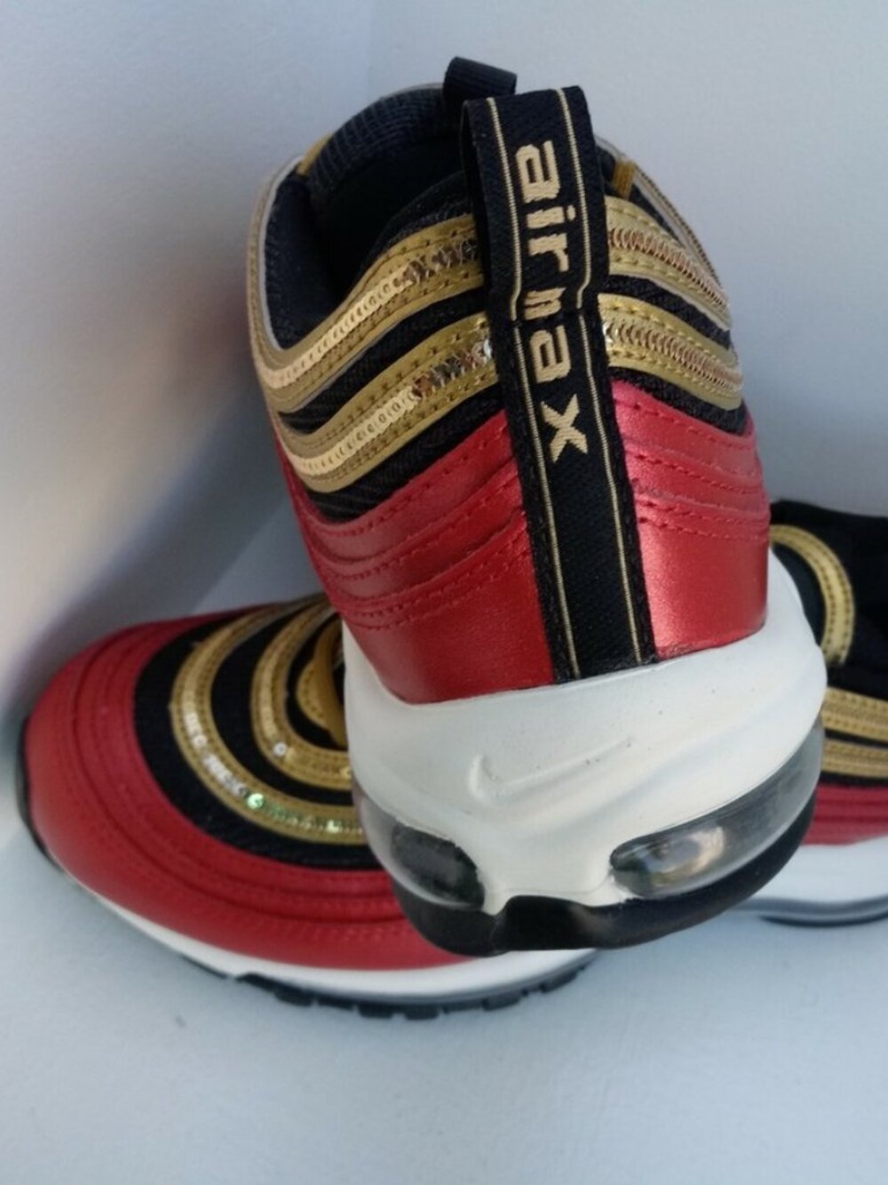 *NWB* Nike Air Max 97 Gold Sequin Women's 7.5, Youth 6, Men's 6 - Picture 15 of 16